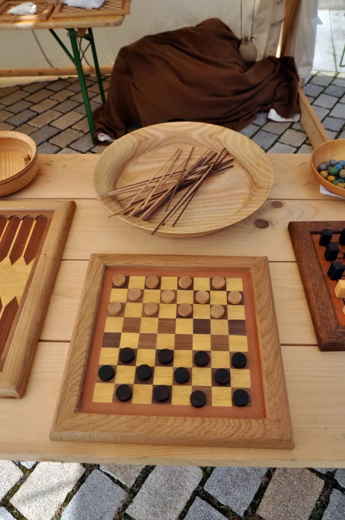 Atelier Jeux médiévaux à l’abbaye du Thoronet